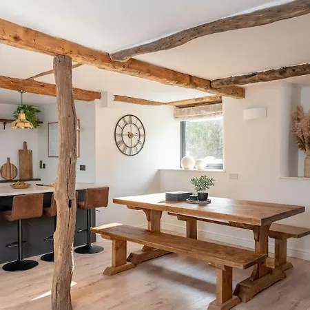 The Smithy Cumbria - 5 Star District Luxury, Pet Friendly, Hot Tub Kendal