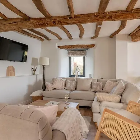 The Smithy Cumbria - 5 Star District Luxury, Pet Friendly, Hot Tub * Kendal