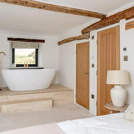 The Smithy Cumbria - 5 Star District Luxury, Pet Friendly, Hot Tub