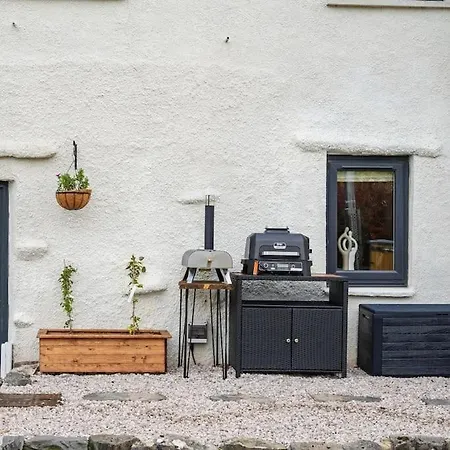 The Smithy Cumbria - 5 Star District Luxury, Pet Friendly, Hot Tub *