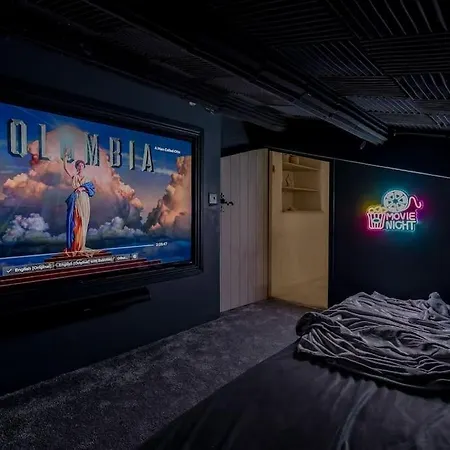 The Smithy Cumbria - 5 Star District Luxury, Pet Friendly, Hot Tub 켄달