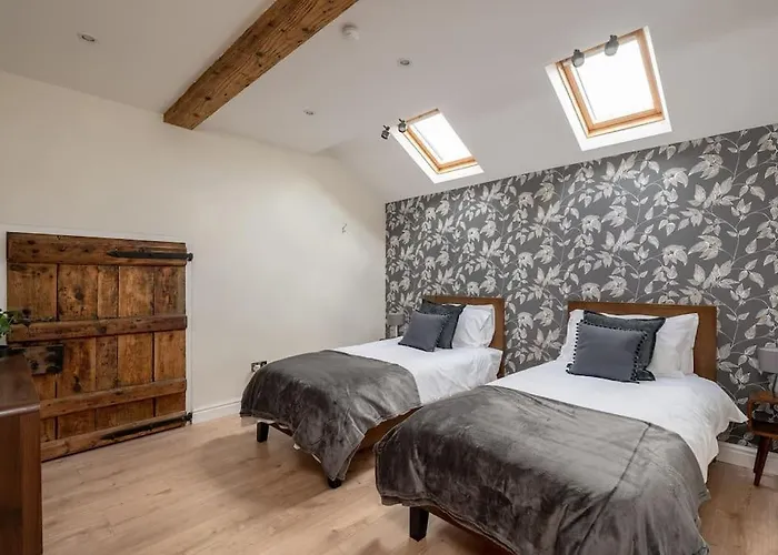 The Smithy Cumbria - 5 Star District Luxury, Pet Friendly, Hot Tub * Kendal