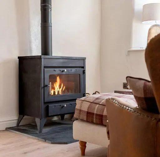 The Smithy Cumbria - 5 Star District Luxury, Pet Friendly, Hot Tub Ferienhaus Kendal