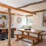 The Smithy Cumbria - 5 Star District Luxury, Pet Friendly, Hot Tub Кендал