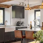 The Smithy Cumbria - 5 Star District Luxury, Pet Friendly, Hot Tub Дом отдыха Кендал