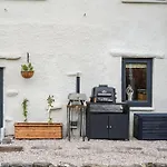 The Smithy Cumbria - 5 Star District Luxury, Pet Friendly, Hot Tub *