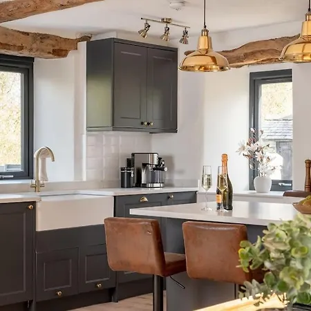 The Smithy Cumbria - 5 Star District Luxury, Pet Friendly, Hot Tub Tatil Evi Kendal