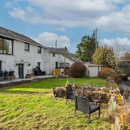 The Smithy Cumbria - 5 Star District Luxury, Pet Friendly, Hot Tub Feriehus