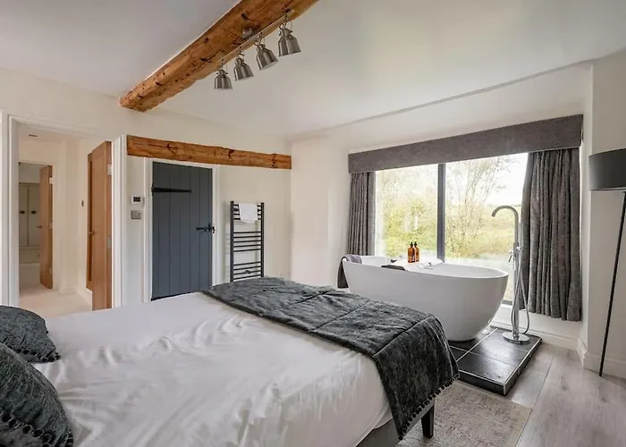 The Smithy Cumbria - 5 Star District Luxury, Pet Friendly, Hot Tub Kendal