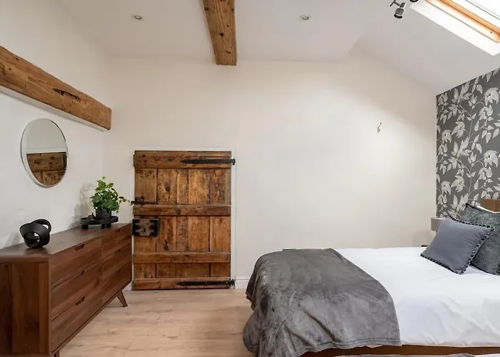 The Smithy Cumbria - 5 Star District Luxury, Pet Friendly, Hot Tub * Kendal