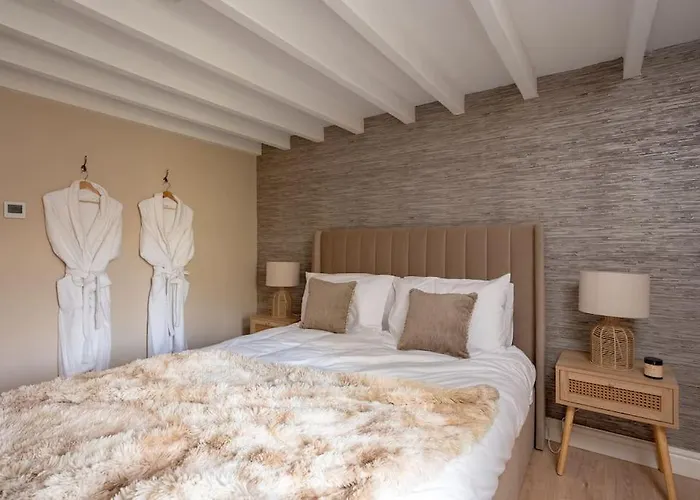 Feriehus The Smithy Cumbria - 5 Star District Luxury, Pet Friendly, Hot Tub *